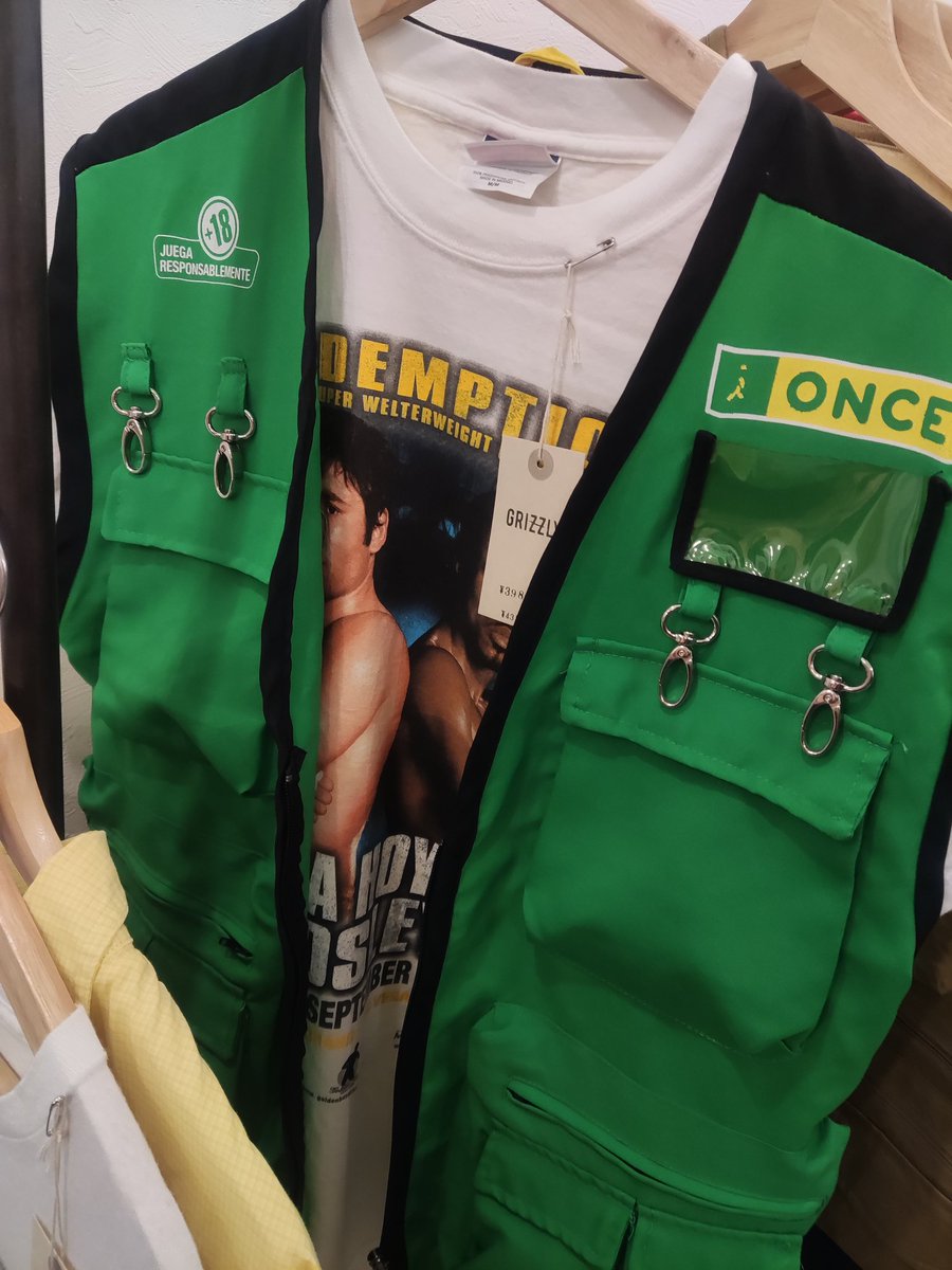 Rene_cello's tweet photo. Visto en tiendas de segunda mano en Tokio. Hasta donde ha llegado @ONCE_oficial https://t.co/z6J2ktvzwY