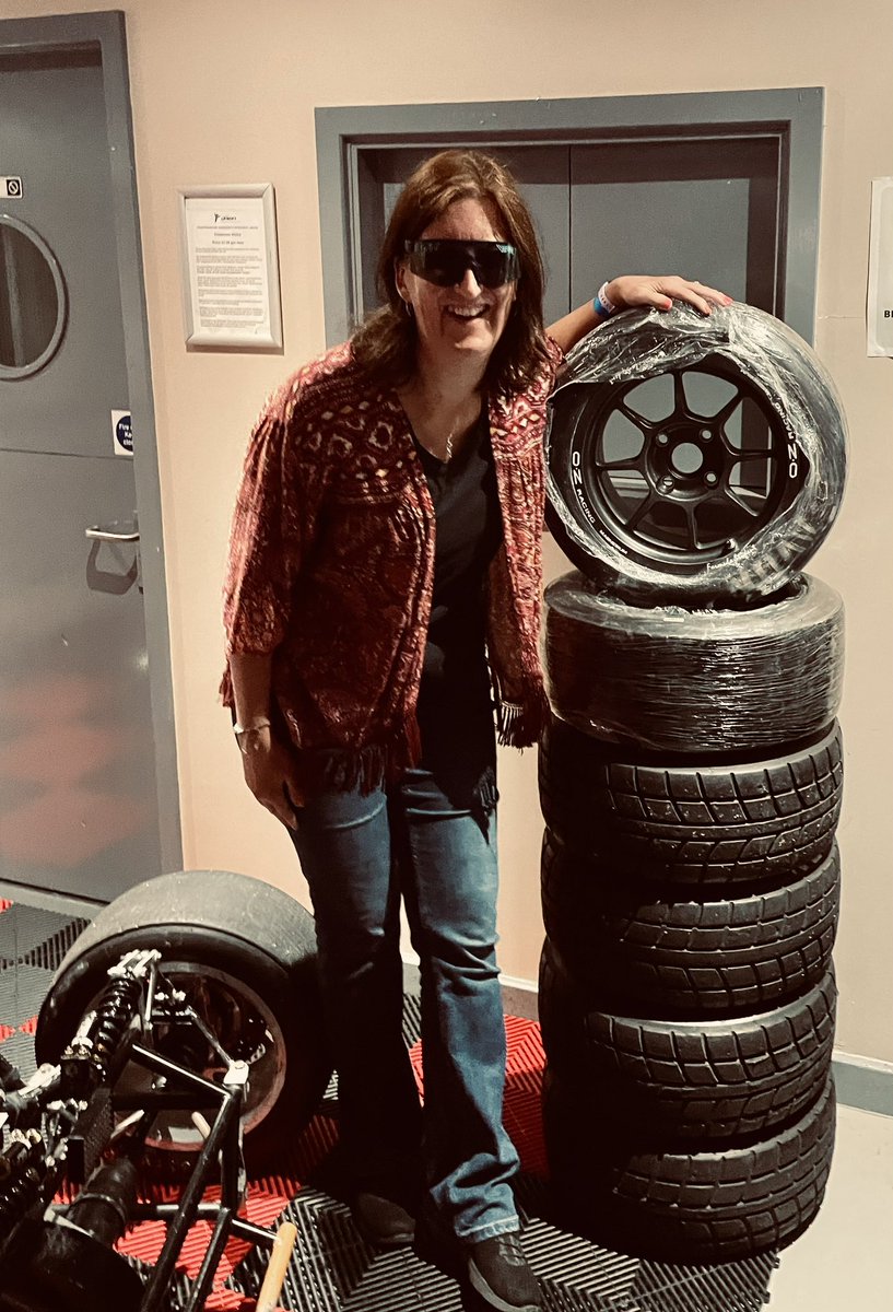 Heidi Robinson tweet media