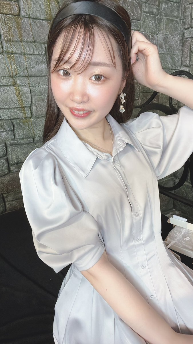 truncate_tiyozo's tweet photo. この服にはこれしかないと思ってたけど正解すぎて。めっちゃ似合ってて可愛いかったです。紫陽花は良いですね。
#PROPOTION https://t.co/mMxHwBOduI