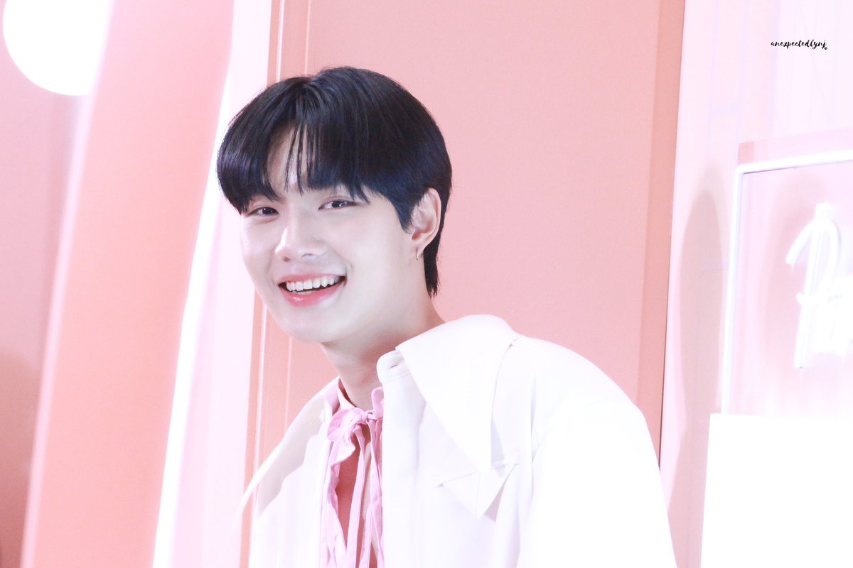 unexpectedlynj's tweet image. เล็งเป้าหมาย ล็อคเป้า เตรียมตัว จู่โจม💖💖💖💖
@nampingnapat
#nampingster
#MillePrimer1mCelebration