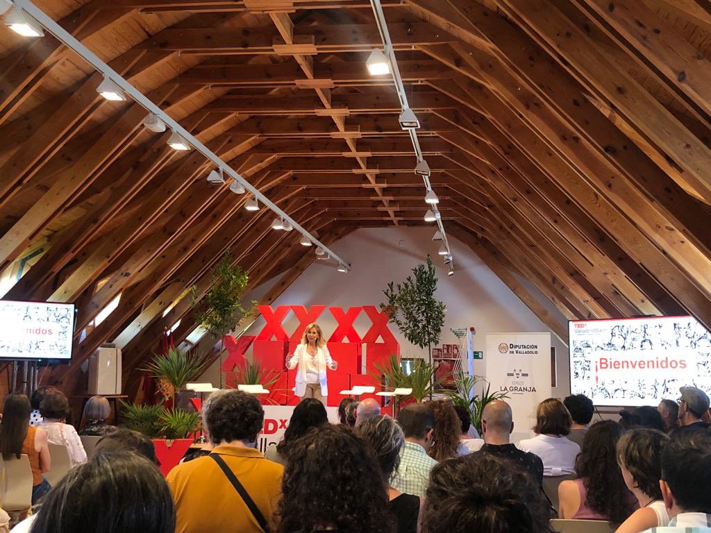 Participamos en @TEDxValladolid con el foco en nuevas miradas al #CambioClimático y con nuestra compañera, Carmen Devesa como experta en el #hábitat eficiente. iGran jornada de sábado!