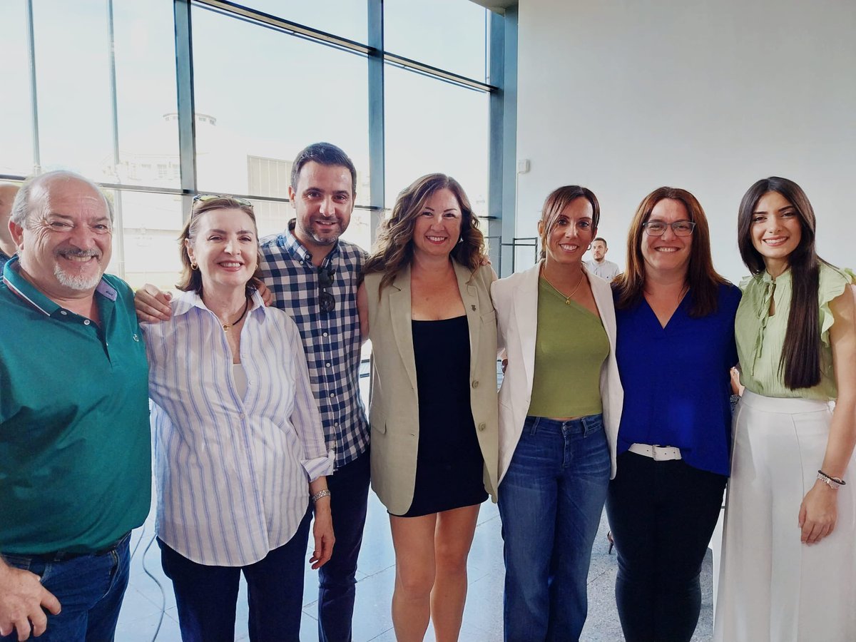 😊 #Sabadell ben present a la trobada municipalista d'alcaldes, alcaldesses, regidors i regidores socialistes a la Fira de Barcelona ❤️🌹