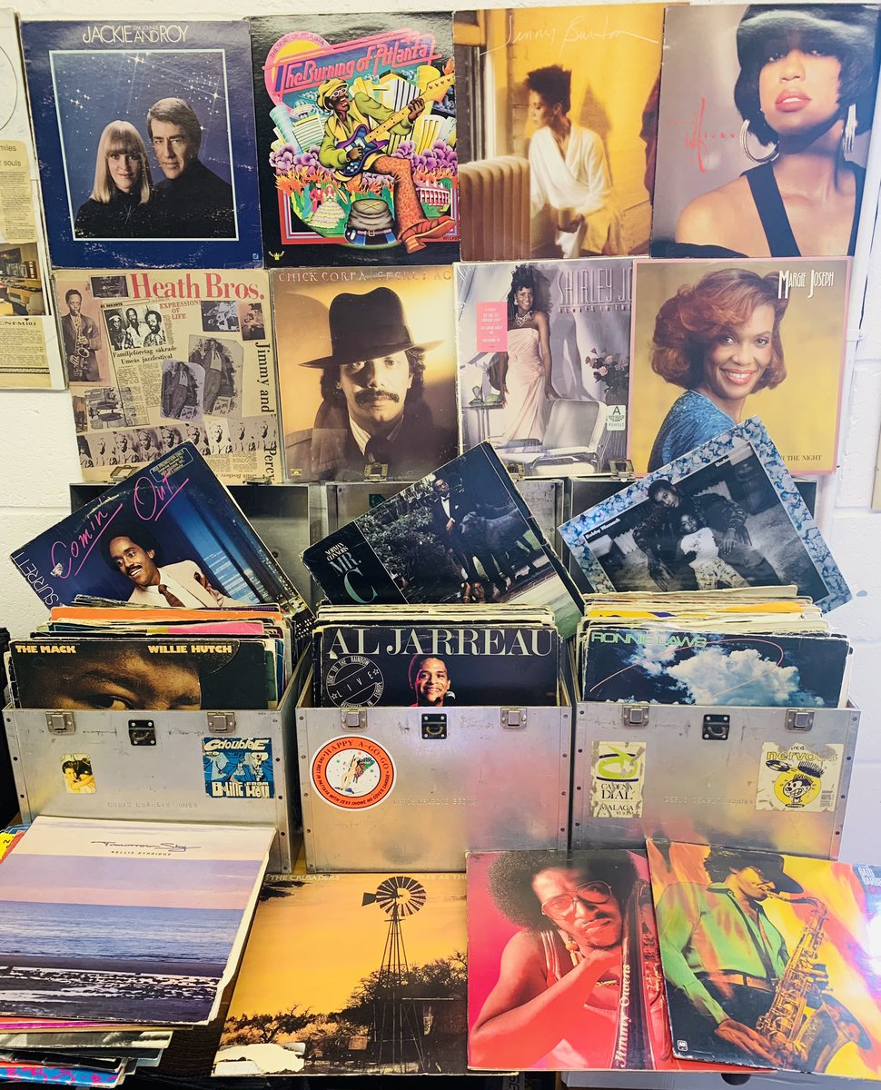 Sorting out this evenings “LIVE” show is always a special moment Saturday mornings with a coffee in my record room 🥳❤️ although I always get carried away 😂 and go off on a tangent 💥 Join me tonight at 6 on Cambridge 105 Radio 🎶 #soul #funk #boogie #cambridge @cambridge105
