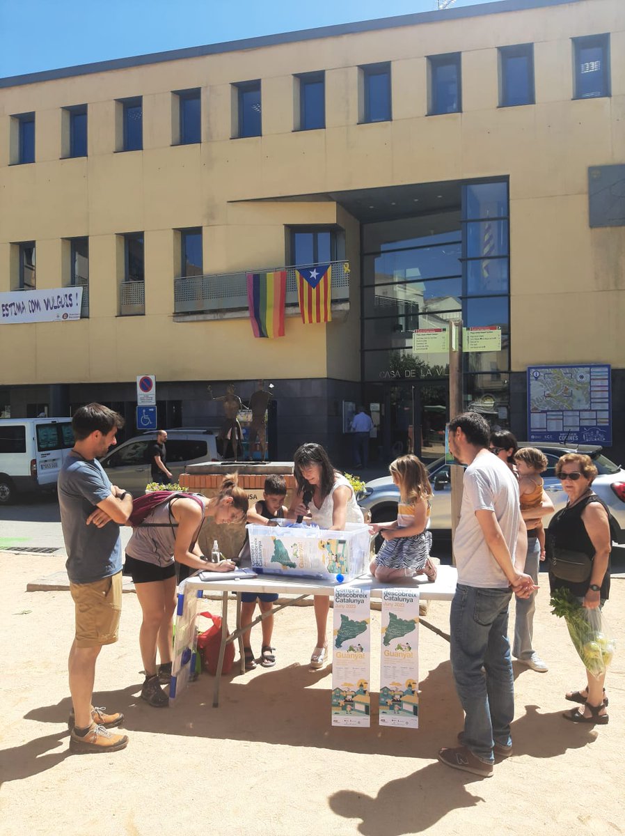 Sorteig de la Xarxa Barris a #santfeliudecodines #sfc182! Enhorabona a tots els guanyadors i guanyadores! En els propers dies anunciarem qui ha guanyat un premi en les diferents localitats de Catalunya 🤩🤩