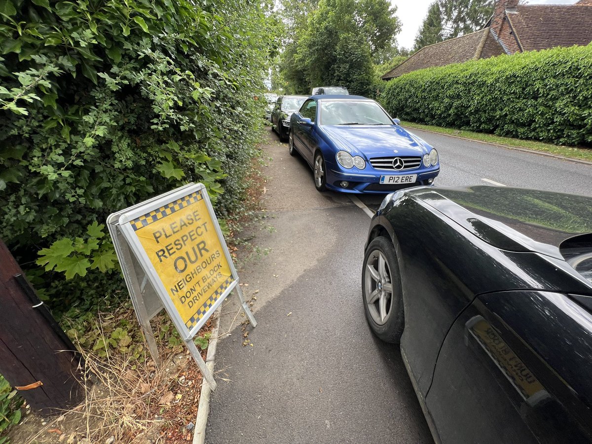 Scoutsscarter's tweet photo. Walked to the allotment today - disappointed to see 40+ cars parked selfishly on the pavement while owners were at @CentreHerts - easy for me to get past as I am able bodied &amp; don't need to push a buggy but not the same for others. Site owners need to do more to stop this. https://t.co/dAL6olkBKJ