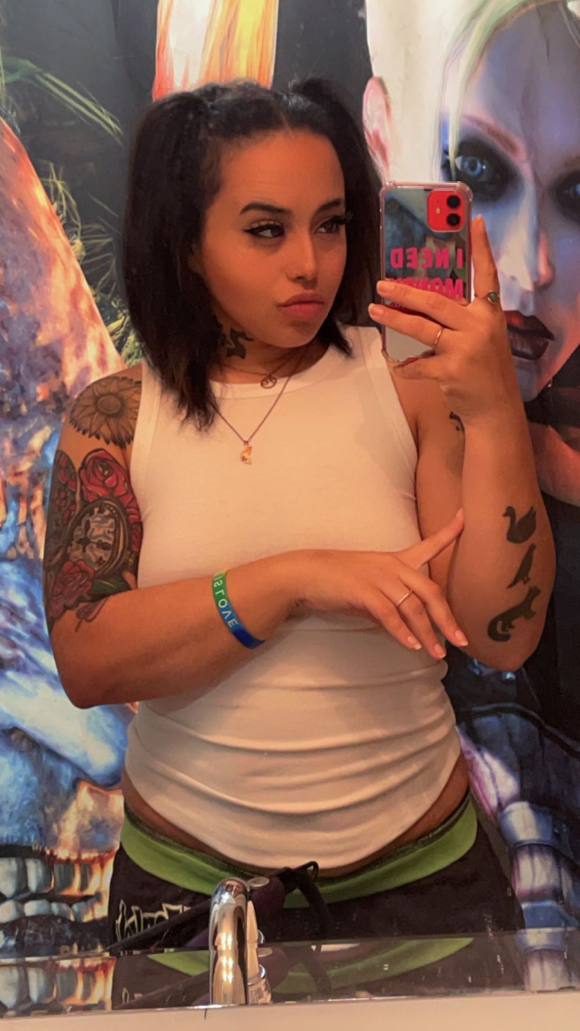 Who wants the insta?💘 https://t.co/R27vyD1zFR