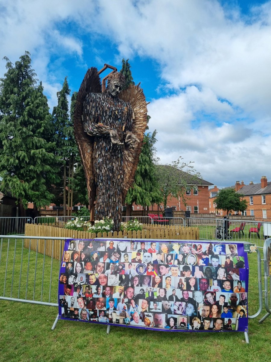 The Knife Angel has arrived in Lichfield. We attended the civic launch this morning and heard some truly inspirational stories. 
#ditchtheblade