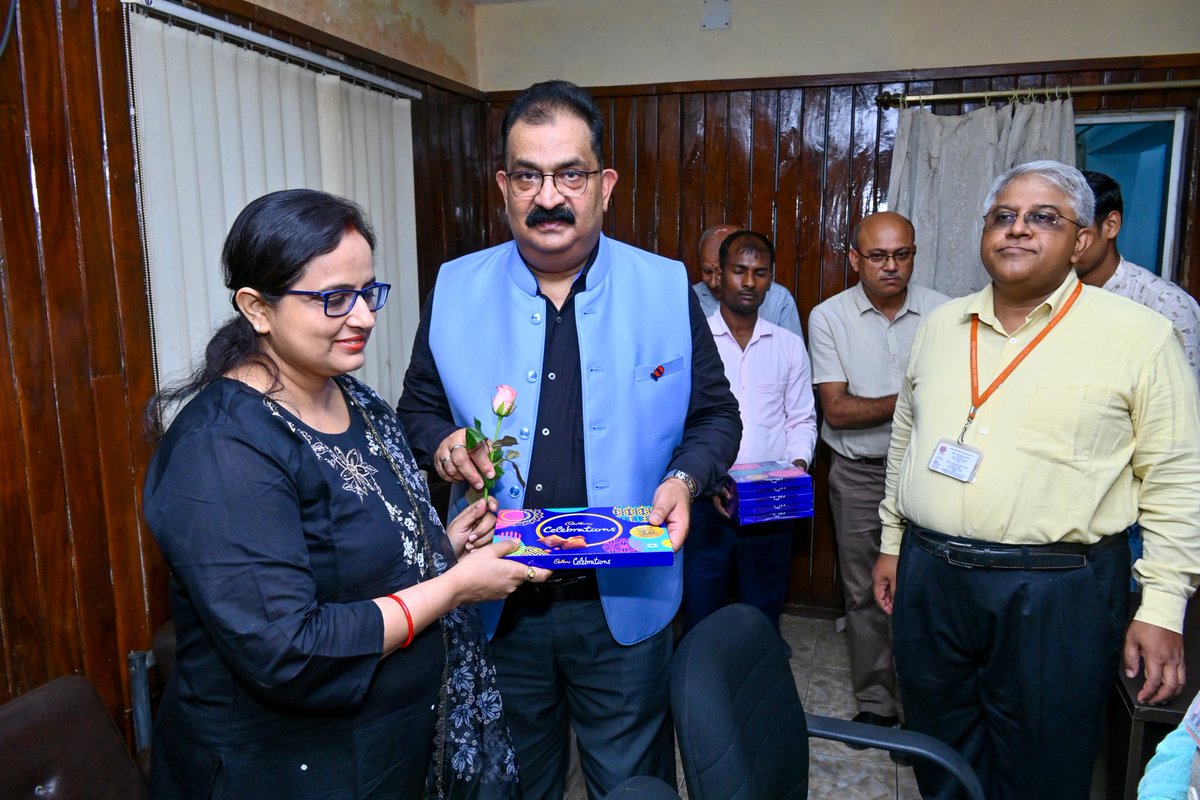 .<a href="/IndianOilcl/">Indian Oil Corp Ltd</a> की बरौनी रिफाइनरी ने #NationalDoctorsDay पर डॉक्टरों के प्रति आभार व्यक्त किया। बच्चों ने डॉक्टरों को हमें स्वस्थ रखने हेतु उनके निष्ठा और समर्पण के लिए किया धन्यवाद। 
<a href="/ChairmanIOCL/">ChairmanIOC</a> <a href="/DirR_iocl/">Director (Refineries), IndianOil</a> <a href="/IOCRHQ/">Refineries Division of IndianOil</a>