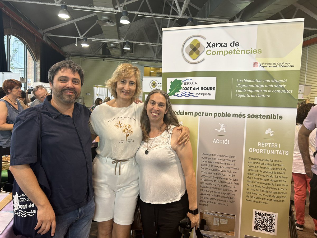 Esc Font del Roure (@fontdelroure) on Twitter photo Participem a l’exposició de les experiències dels centres a la XXII Xarxa anual <a href="/xarxaCb/">Xarxa de Competències</a> amb Les bicicletes: una situació d’aprenentatge amb sentit i amb impacte en la comunitat i agents de l’entorn <a href="/MontseGarrigaV/">Montse Garriga València</a> <a href="/ainexpl/">Xènia Pèriz</a> <a href="/santoyo_juarez/">Eva Juárez Santoyo</a> <a href="/envinem/">Xavi Solé Felip</a> #xarxadecompetencies <a href="/SEiXarxes/">Xarxes i Serveis educatius</a> Participem a l’exposició de les experiències dels centres a la XXII Xarxa anual <a href="/xarxaCb/">Xarxa de Competències</a> amb Les bicicletes: una situació d’aprenentatge amb sentit i amb impacte en la comunitat i agents de l’entorn <a href="/MontseGarrigaV/">Montse Garriga València</a> <a href="/ainexpl/">Xènia Pèriz</a> <a href="/santoyo_juarez/">Eva Juárez Santoyo</a> <a href="/envinem/">Xavi Solé Felip</a> #xarxadecompetencies <a href="/SEiXarxes/">Xarxes i Serveis educatius</a>