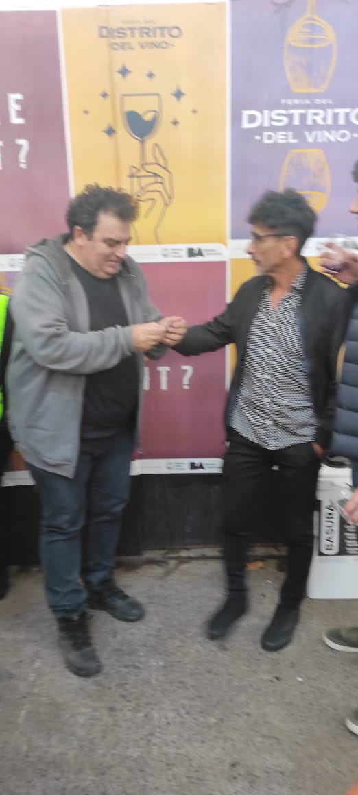 fincasLattarico's tweet photo. Desde Viñas y Bodega Lattarico,Felicitamos a: @wbressia @alevigilmalbec y comisión: @BodegasAR ,deseando toda la sabiduría y gestión para el nuevo ciclo.
Invitando a crear una gran comunidad Vitivinícola.
@avilacristian18 @PabloBassin Romi/Eze/Mati/Santi/Joni y Familias!! https://t.co/hJApMn3exq
