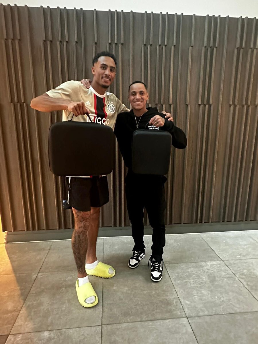 🥊 Good luck to The Surgeon, Ben Whittaker tonight as he steps into the ring! 🥊

We're thrilled to support this phenomenal athlete on his journey. Recently, we had the privilege of dropping off our RecoverBoots Elite and RecoverGun Elite, to help boost his recovery.