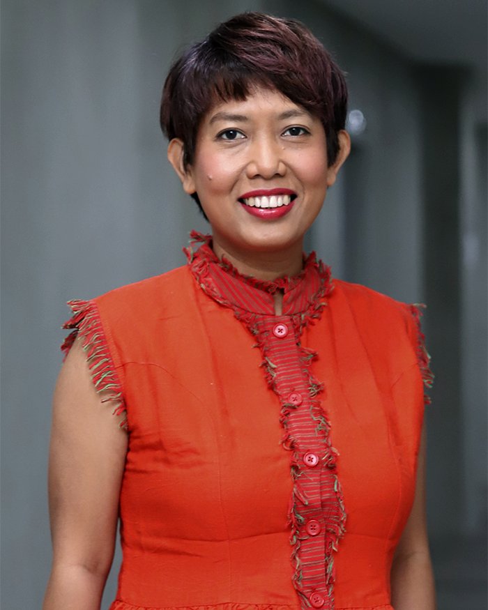 FilmIndoSource's tweet photo. Happy birthday to KawanKawan Media producer Yulia Evina Bhara!

She produced several award-winning movies like Istirahatlah Kata-Kata, The Science of Fiction, You and I, Autobiography, etc and featured on the list of Variety's Impactful International Women 2023. https://t.co/F5mGn63qSY