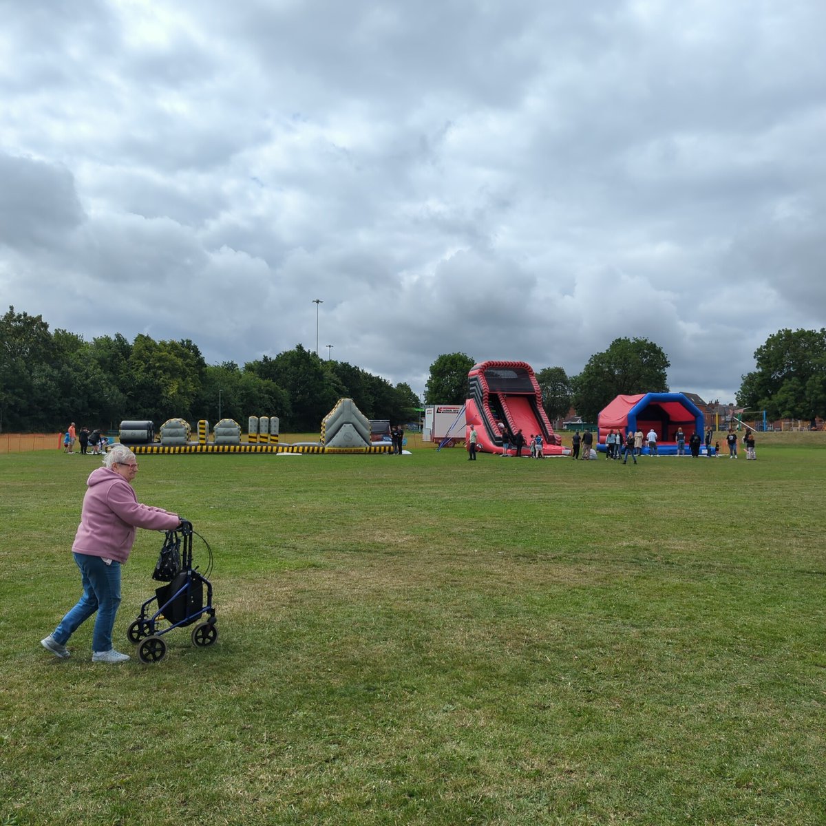 katersingleton's tweet photo. Holbeck Gala today 12-4pm! Come on down! #southleeds @SouthLeedsLife https://t.co/gzGDYzwUI9