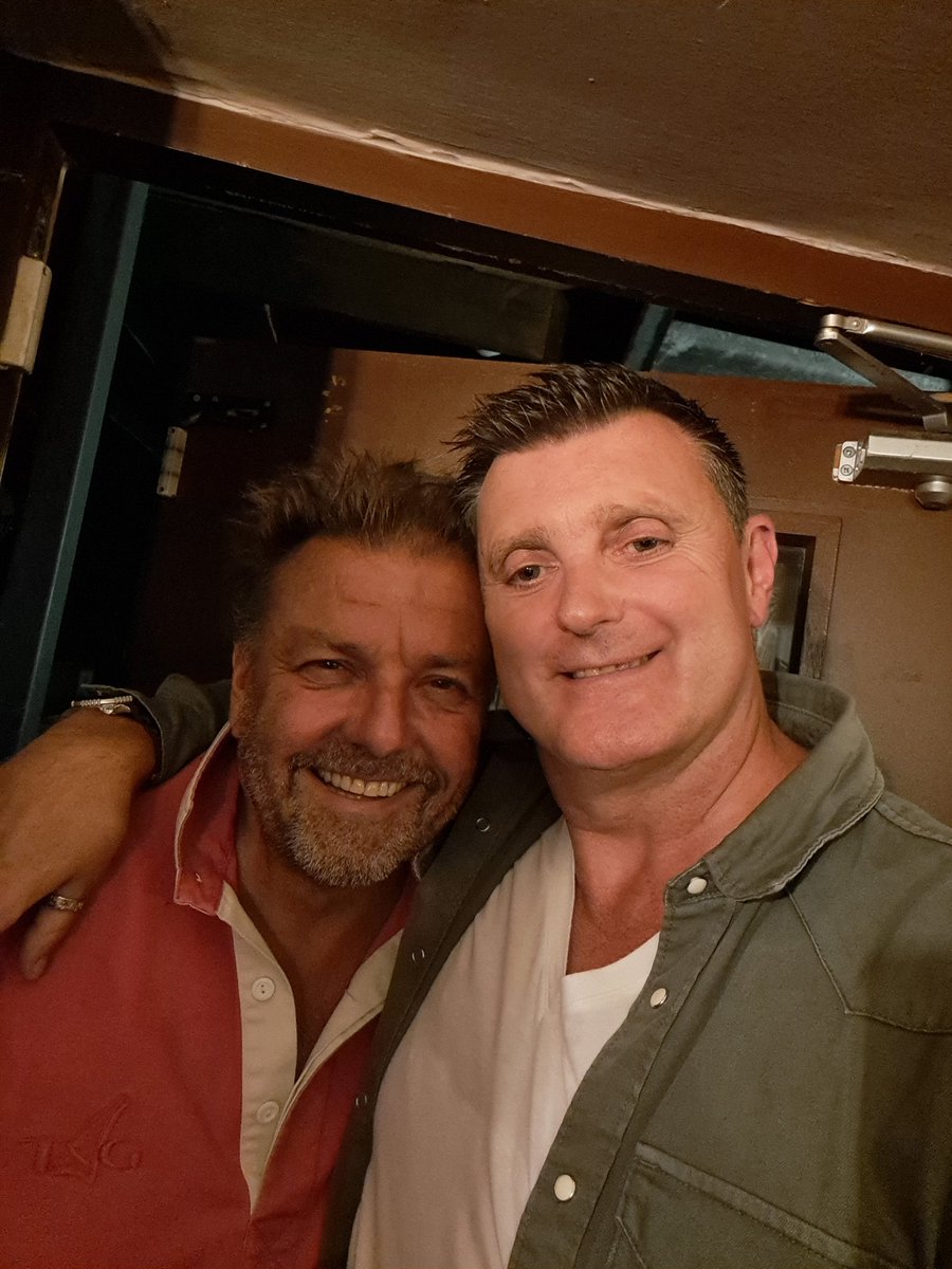Carpyfella's tweet photo. Spoke to @TVMartinRoberts last night about @LTMMH2018 and mental health in general. He spoke. He listened. His message was perfect. An absolute gentleman. https://t.co/7T2XOSwPoD