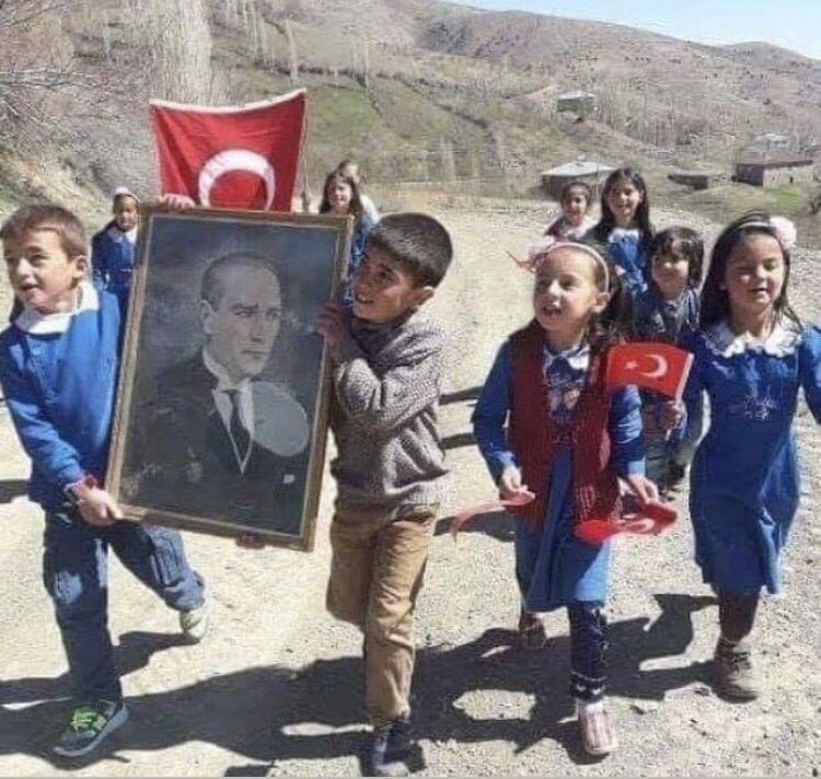 #DaimaİzindeyizATAM🇹🇷💙 @denizbasaran60 @TC_TOPRAK_ @Krall__34 @tweetturk1923 @alperdenktas35 @sadi_siraz @DemokratCagdas @DevrimOlcmez @35AZRAA @mEsUTT1881 @uluser @derya_kantarcii @__cauntdawn @ALCANBOLAT7 @fatih_som @Erdin1938 @yorumsuzzz1 @Hgxskl @Deso2017