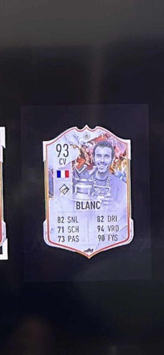 Not sure if it’s Laurent Blanc or <a href="/samkerkhofs/">Sam Kerkhofs</a> 🤔 <a href="/MIDMIDpodcast/">MIDMID</a>