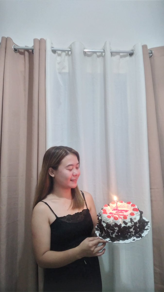 ImJeen24's tweet photo. Celebrating another year of existence 🫥🤍 https://t.co/azNjIze3lO
