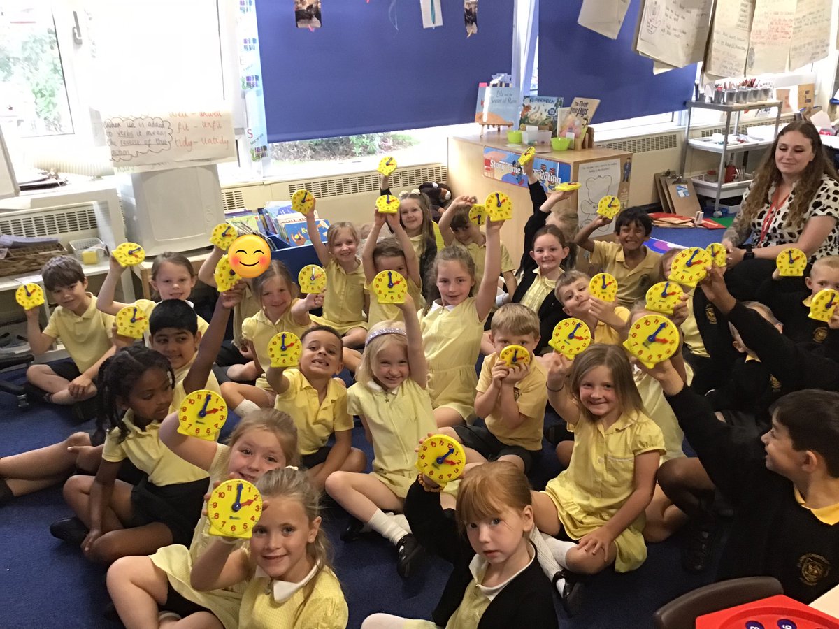 Stjohnscoventry's tweet image. Year 1 have been learning to tell the time this week. They learnt about o’clock and half past times 🕰⭐️😊 #year1maths #practicalmaths