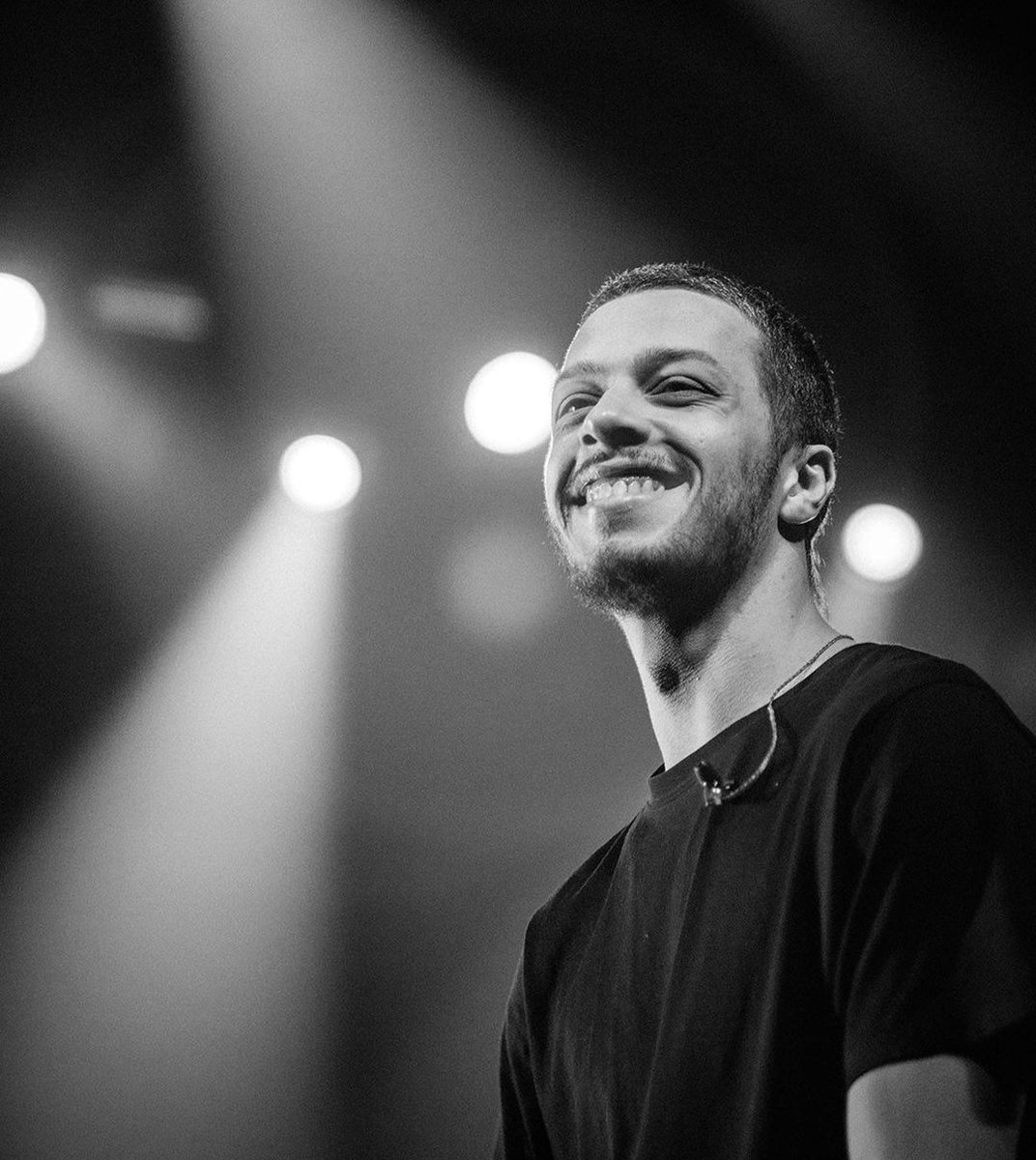 Vou só deixar aqui esta foto. Agora digam se é o slow J ou o Pete Davidson. Bom fim de semana