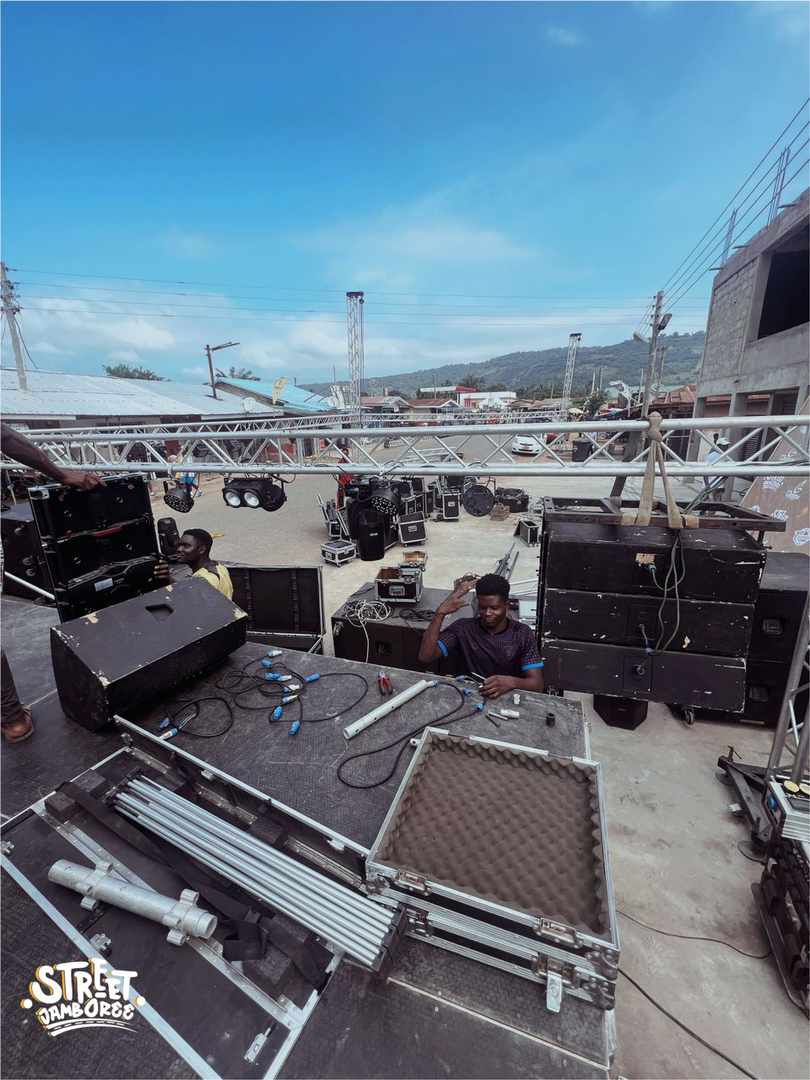 ChampsHubGh's tweet photo. Set up underway for the BIG ONE!
See you this evening at 𝐒𝐓𝐑𝐄𝐄𝐓 𝐉𝐀𝐌𝐁𝐎𝐑𝐄𝐄!
https://t.co/7duyZH4Su5
#StreetJamboree #SummerInJuapong https://t.co/z8uULtU8Yu