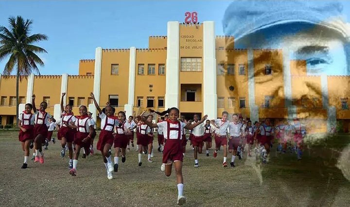 #Fidel (26/07/73): "Era necesario enarbolar otra vez las banderas de Baire, de Baraguá y de Yara. Era necesaria una arremetida final para culminar la obra de nuestros antecesores, y esta fue el 26 de Julio". #70Moncada