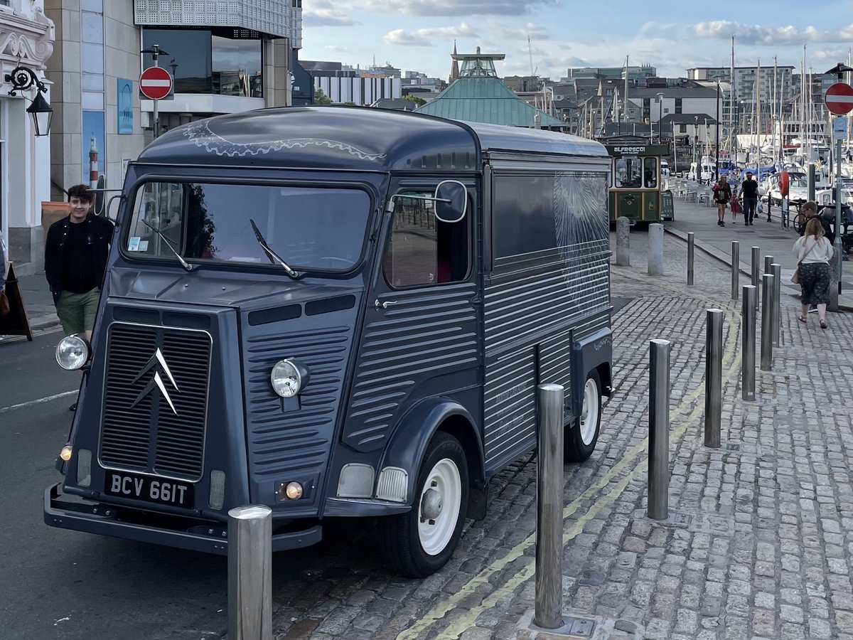 Just setting off….! ‘Galerie Maritime’ will be at the Royal William Yard tomorrow. Do come and join us to celebrate! #prints #marinelife #whatsonplymouth #plymouth ⁦<a href="/RoyalWilliamYd/">Royal William Yard</a>⁩