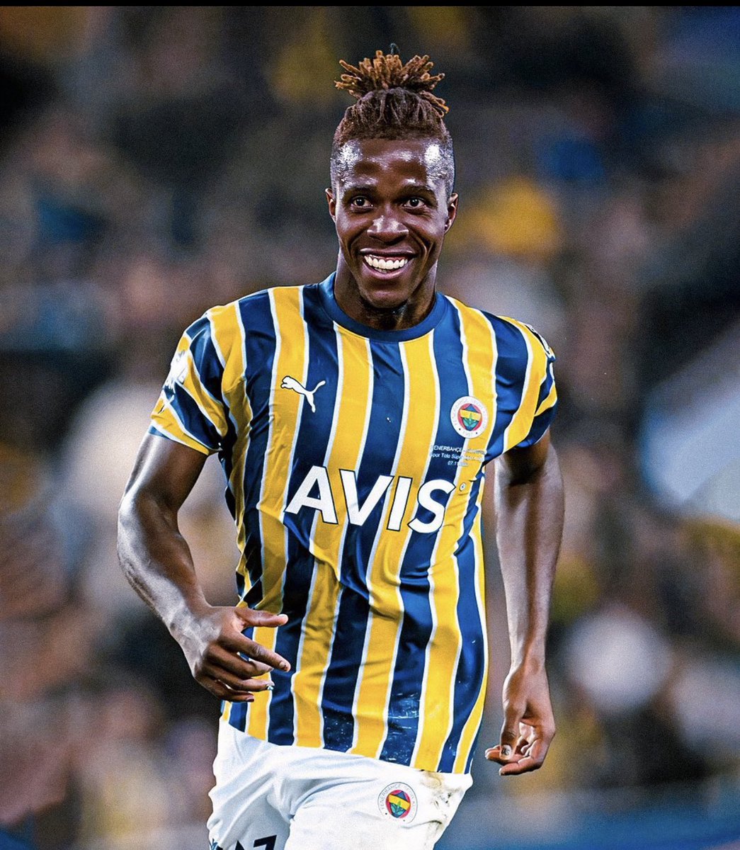 "Galatasaray, Fenerbahçe'nin elinden hangi oyuncuyu almış ki Zaha'yı alacak."

🗣️Özgür Güralp

🟡🔵⚔️🟡🔴