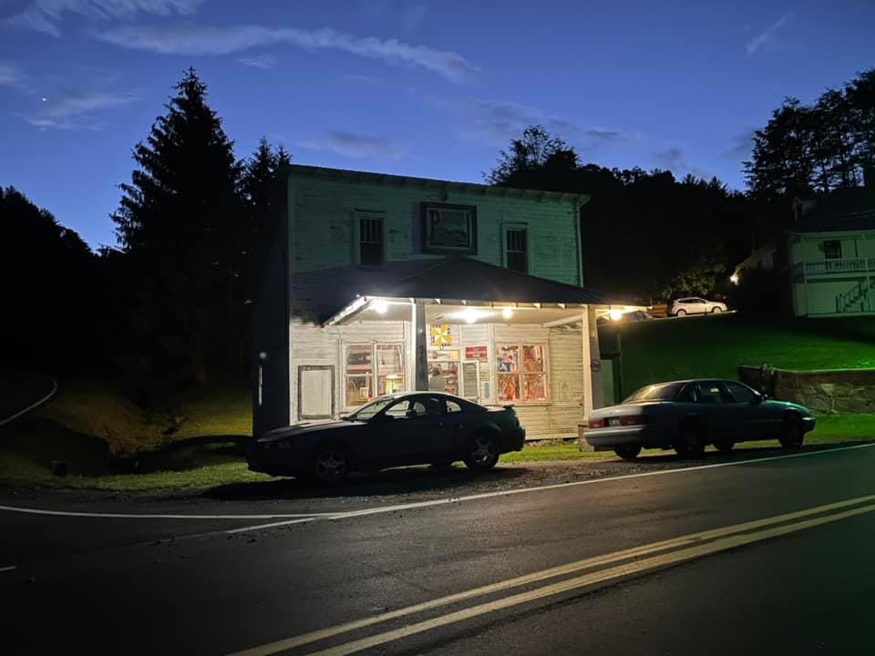 ZitoSalena's tweet photo. Across the top reads Phipps General Store with a sign noting it is the Silas Creek United States Post Office. All around is farmland. It is only upon closer inspection that you learn this is now the former post office &amp; that the store is closed. Or is it? https://t.co/hLabvCxH1H https://t.co/HXIou4KOeb