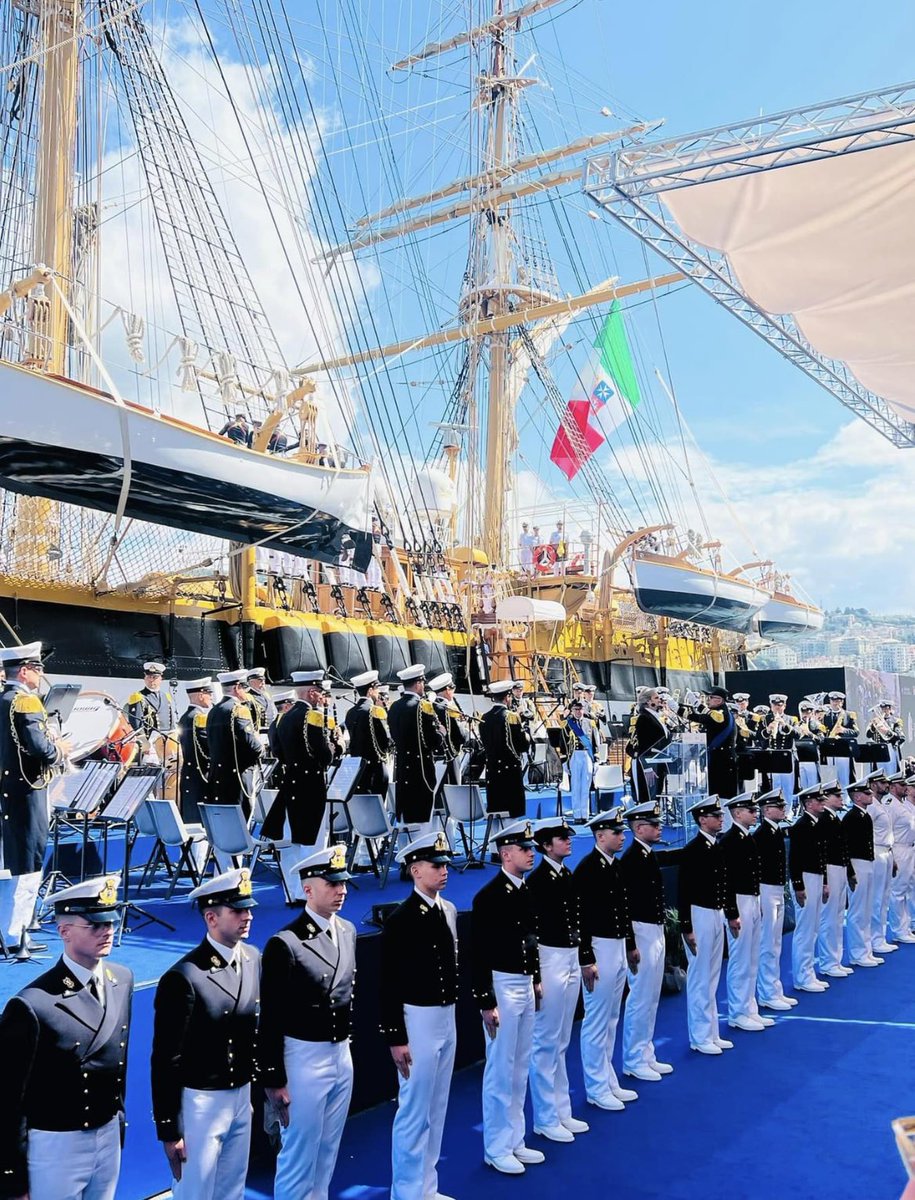 🔹Un giorno storico, un grande riconoscimento per #Genova e per tutta la #Liguria. L’Amerigo Vespucci, la nave più bella del mondo, salperà per compiere il giro del mondo. 

#orgoglioliguria #amerigovespucci #marinamilitare