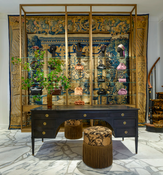cppluxury's tweet photo. Dries Van Noten opens new boutique in Paris dedicated to beauty and accessories
https://t.co/ofgkQfevfD
#DriesVanNoten #VanNoten #newopening #Paris #beauty #luxurybeauty #luxury #luxuryboutique #luxuryretail #luxurybusiness https://t.co/2wPbRyITjX