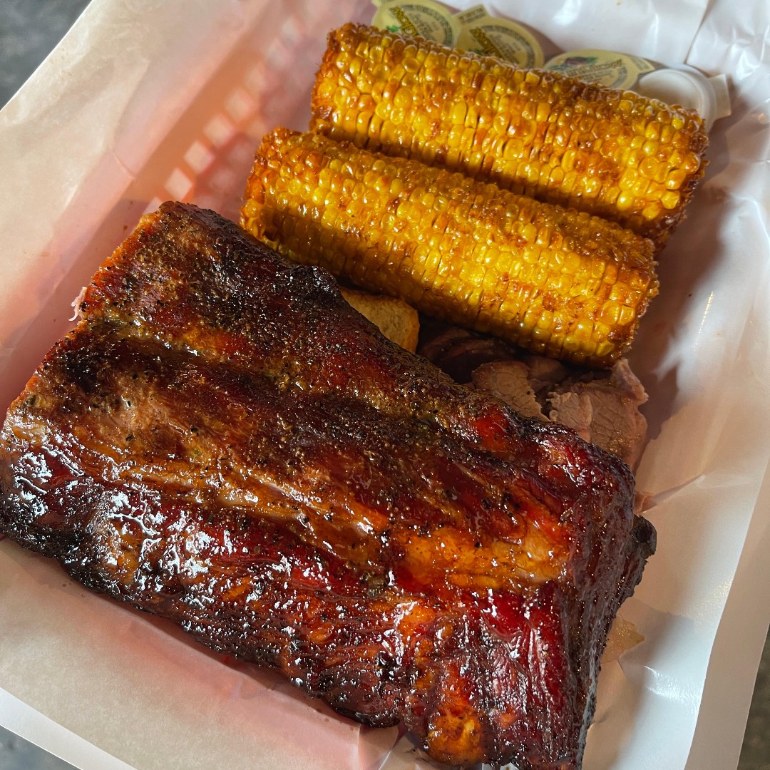 Ribs and Fried Corn on the Cob 🇺🇸

#godblessamerica #independenceday #holidayweekend #bbq #barbecue #pappyssmokehouse #stlouis #porkribs #bestribsinamerca #eatlocal #food #stlfoodscene #explorestlouis