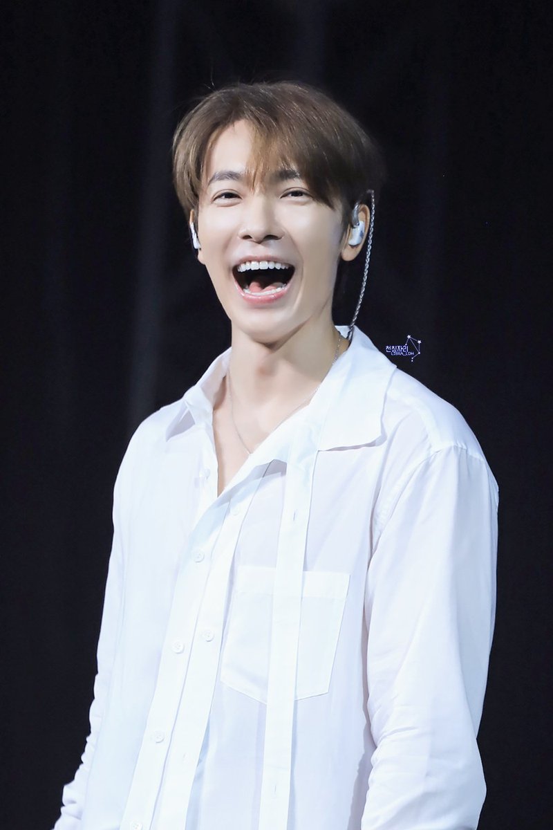 dieyanakhj's tweet photo. Y'know, sometimes thinking of all the good deeds that Donghae has done, no wonder he's always so good looking. His face is always so bright, so pleasing to see, always radiates this kind of warmth, full of love &amp; indescribable positive aura 🥹

Beautiful person inside &amp; out 🥺💕 https://t.co/G2uUEUTJWa