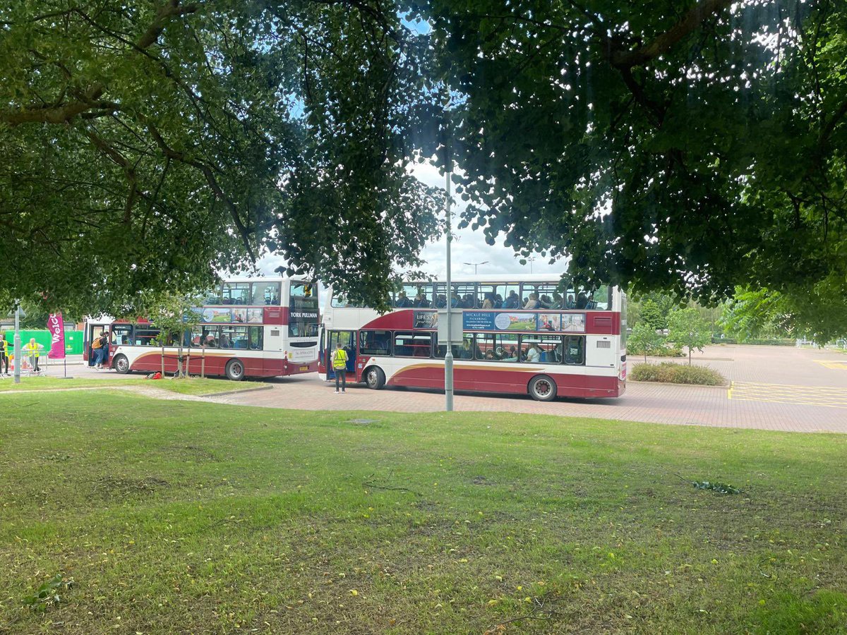YorkPullmanBus's tweet photo. A very busy day for us today, transporting prospective future students to the @UniOfYork Open Day from York Station and Elvington Airfield.
A big thank you to all of our drivers and office staff who worked extremely hard making sure everyone got where they needed to be. #teamypb https://t.co/84eMnFthKs