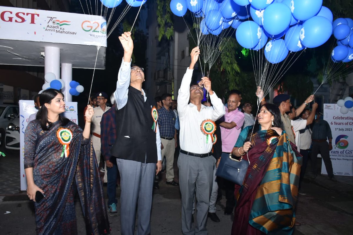 cgstranchizone's tweet photo. CGST Ranchi Zone Celebrated #6yearsofGST on 1st July 2023. Shri Ajay Saxena, CC of CGST Ranchi Zone, Shri Ajazuddin Commissioner, Retired Officers, Representatives from Industries Association,Top Tax Payers of the zone and other officers were present. #OneTaxOneNation
@cbic_india https://t.co/cpIpdPkPGK