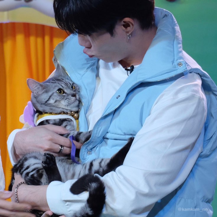 znnism's tweet image. it&apos;s so funny how that dog is in love with nunew exactly like how july is in love with zee