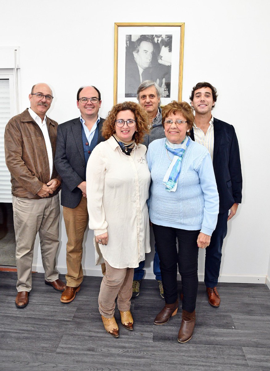 juanchodiaz199's tweet photo. En la noche de ayer celebramos la  inauguración de la nueva junta departamental, con el objetivo personal de darle un enfoque en la juventud, vital, activa y con capacidad para impulsar el cambio. Me comprometo a escuchar sus voces, sus ideas y trabajar para lograr cambios reales https://t.co/6NYMHJc2ot