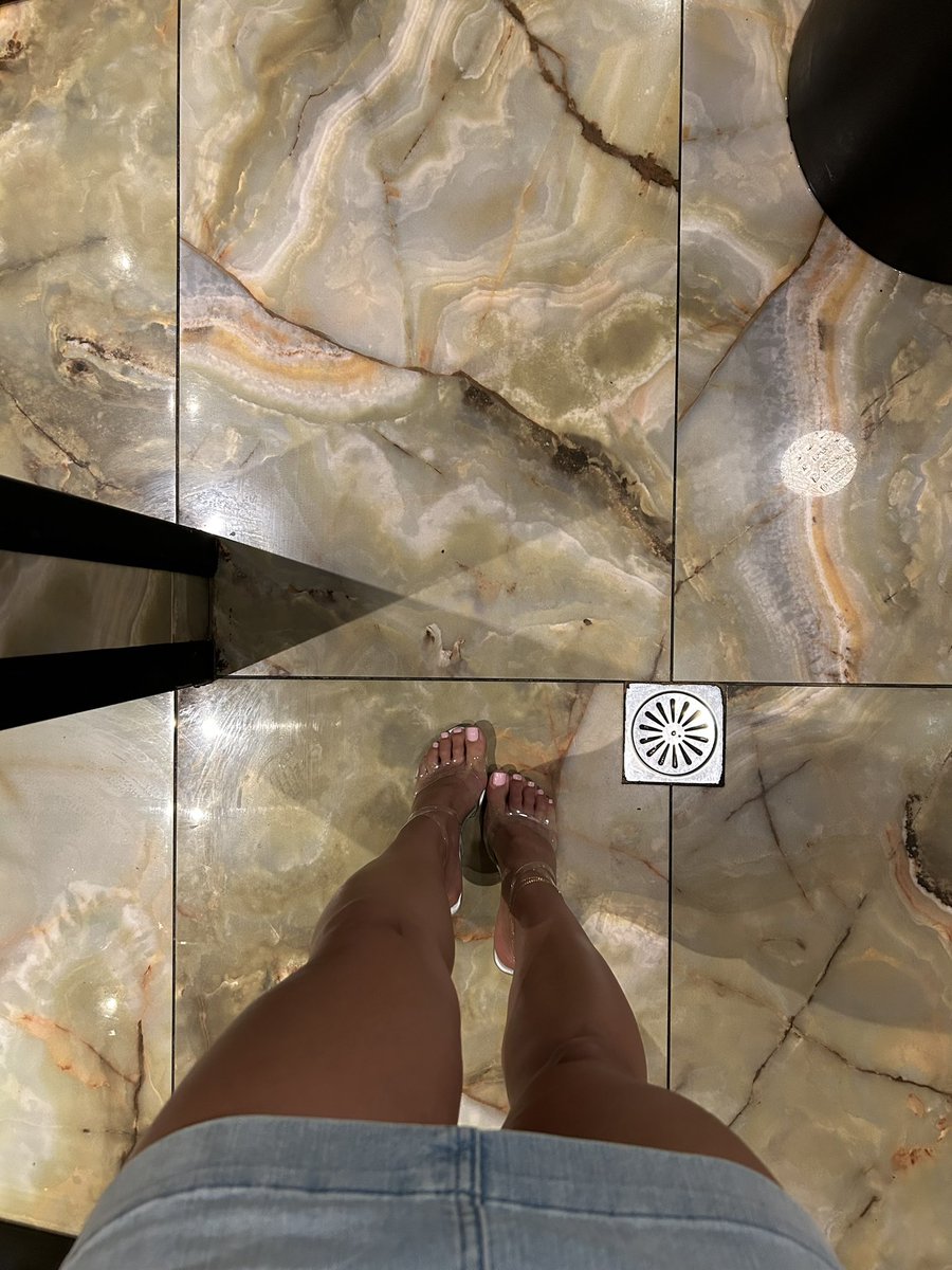 marshallstella9's tweet photo. 👣👣 https://t.co/I1r5CsByCb https://t.co/RM9NJOywDG