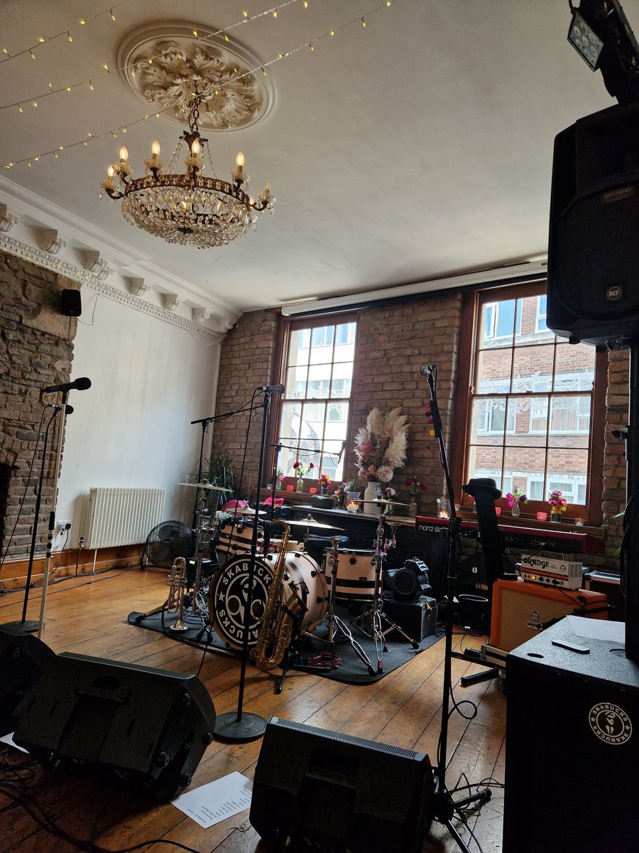 skabucks's tweet photo. A better class of gig tonight https://t.co/WjsoxurncS