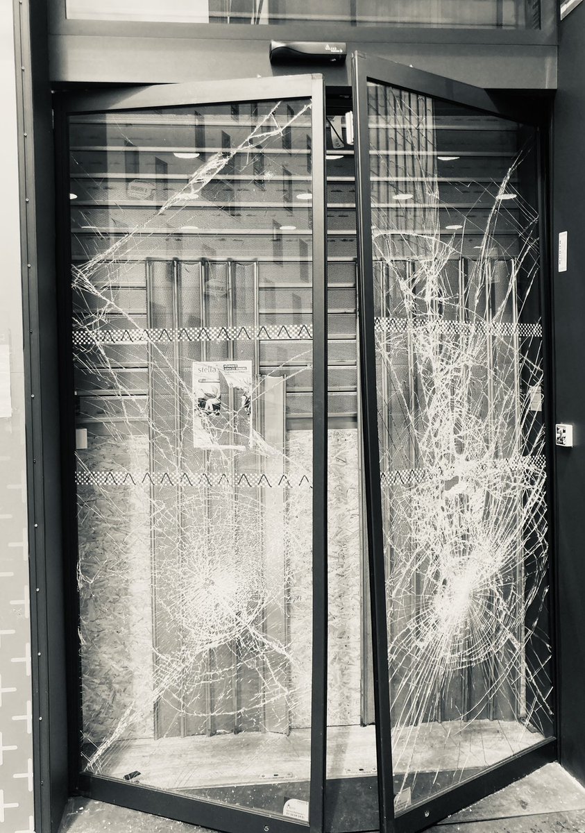 #montreuil lendemain.s 
😢