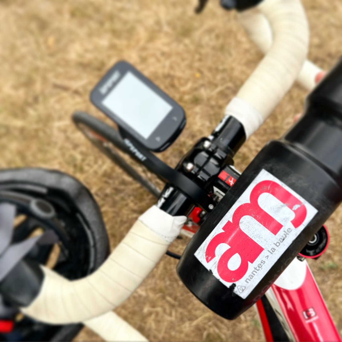 AmjConciergerie's tweet photo. Aujourd’hui démarre le 110e #TourDeFrance et dans 8 jours, la #TeamAMJ s’élancera d’#Annemasse jusqu’à #Morzine pour @letapedutour : effort, persévérance et travail en équipe sont les valeurs qu’AMJ portera haut et fort 💪 #LEtapeDuTour https://t.co/00yqfcZIGW