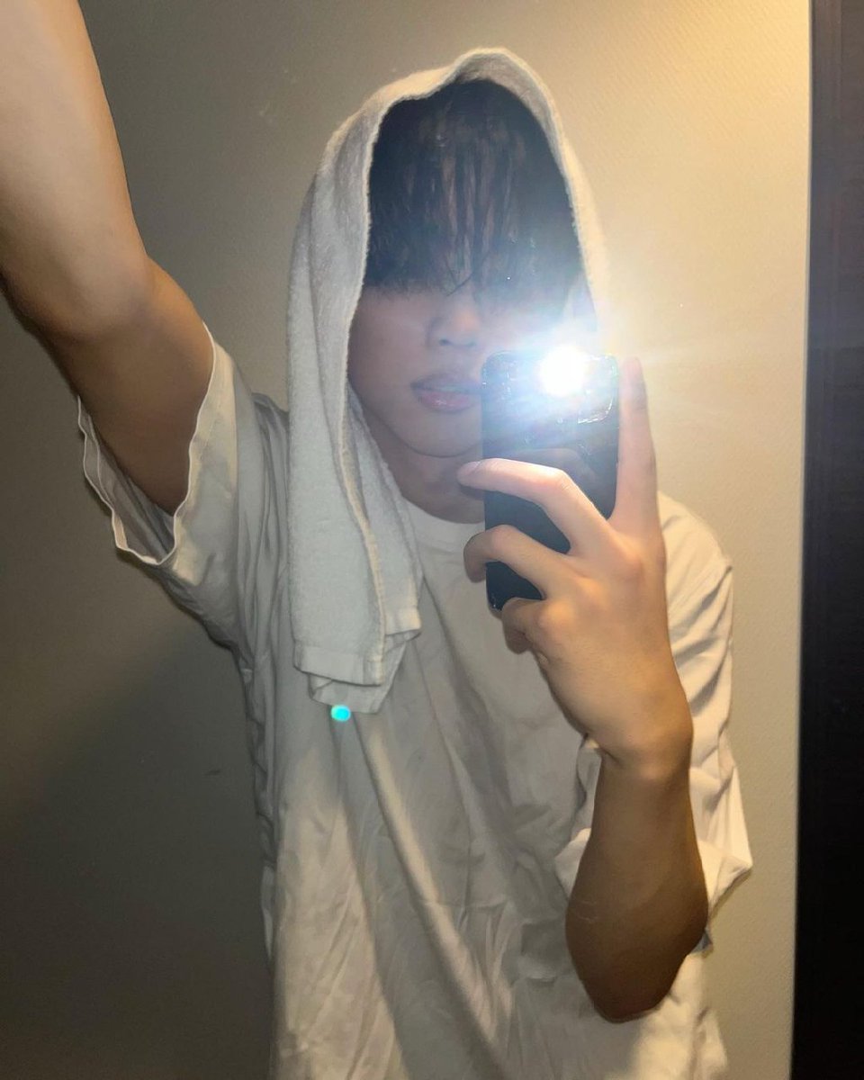 theboyzfolder's tweet photo. https://t.co/VnwViIFyPM