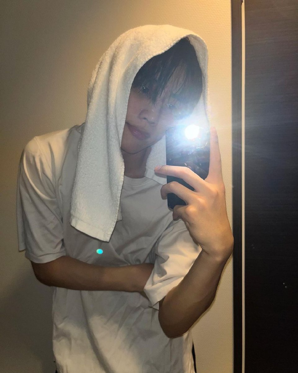 theboyzfolder's tweet photo. https://t.co/VnwViIFyPM