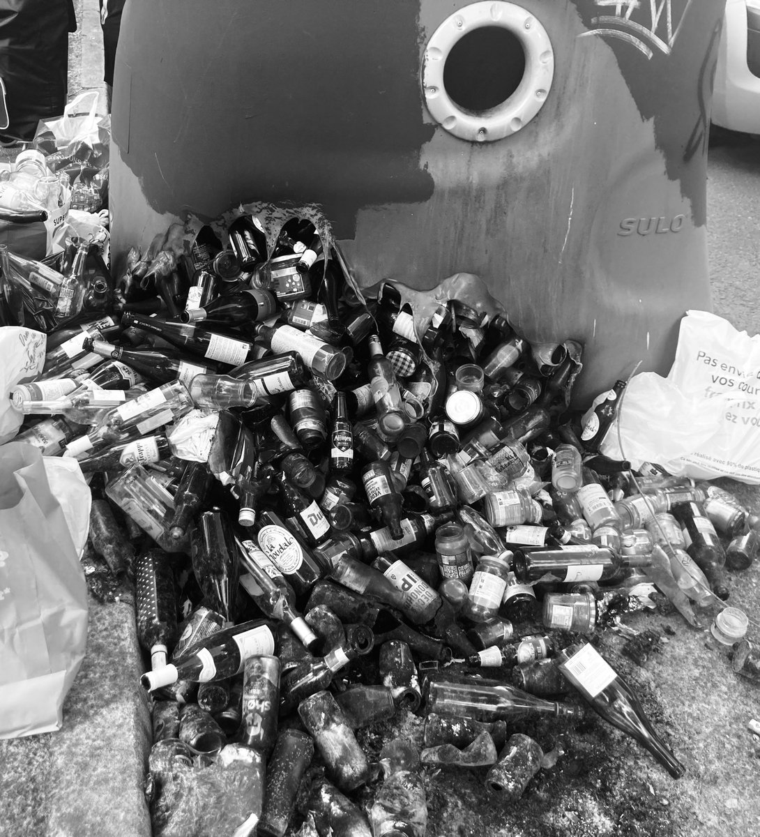 #montreuil lendemain.s
😢