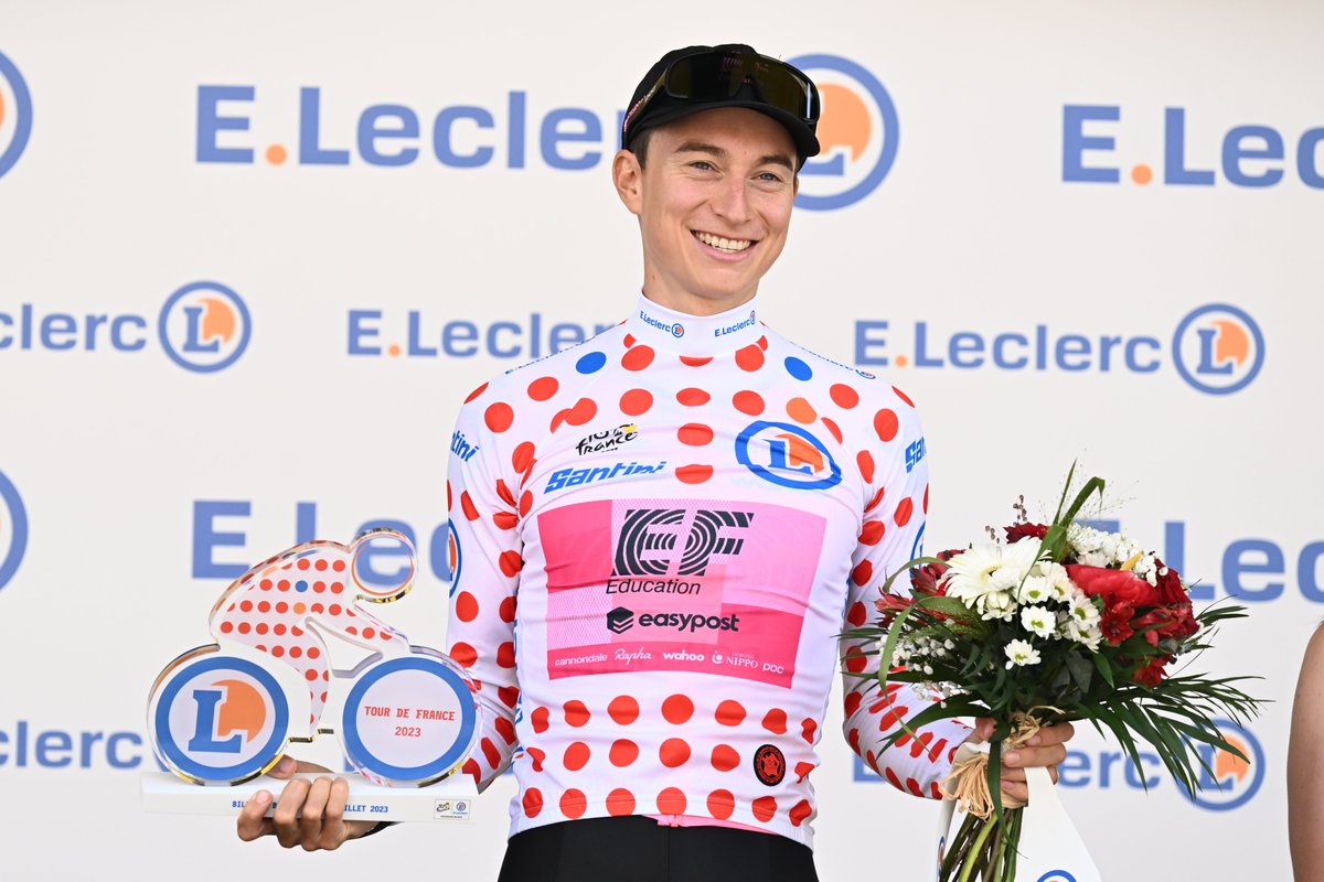 Maillot à Pois E.Leclerc (@maillotapois) on Twitter photo ⚪️🔴 RT & follow pour tenter de gagner un maillot à pois dédicacé par <a href="/NPowless/">Neilson Powless</a> avec <a href="/SANTINI_SMS/">Santini Cycling</a>
⚪️🔴 RT & follow for the chance to win a <a href="/NPowless/">Neilson Powless</a> polka dot jersey with <a href="/SANTINI_SMS/">Santini Cycling</a>
#TDF2023 ⚪️🔴 RT & follow pour tenter de gagner un maillot à pois dédicacé par <a href="/NPowless/">Neilson Powless</a> avec <a href="/SANTINI_SMS/">Santini Cycling</a>
⚪️🔴 RT & follow for the chance to win a <a href="/NPowless/">Neilson Powless</a> polka dot jersey with <a href="/SANTINI_SMS/">Santini Cycling</a>
#TDF2023