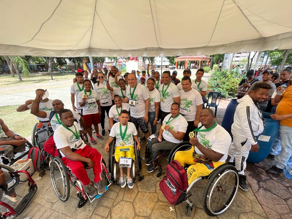 SurunSDE's tweet photo. Concluye de manera exitosa y satisfactoria Maratón Santo Domingo Este Por y Para la Gente, celebrado en Categoría Masculina, Femenina, Discapacitados Masculino y Femenino, gracias a los Participantes y ala Comunidad por su apoyo, integración y entusiasmo.
#Surun #Maraton #SDE https://t.co/DCpGfuYOf9