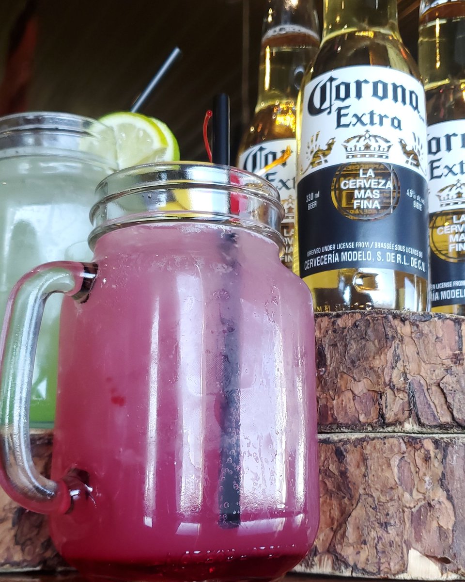 Happy Canada day!! Get your spirit on with our Double Cocktails and Coronas!!

#Saturday #love #bbq #texasbbq #beef #pork #Gin #vodka #tequila #whiskey #sogood #bar #yum #pulledpork #ribs #corona #beefribs #sausage #chicken #wings #Texas #special #weekend #happy #local #yyc