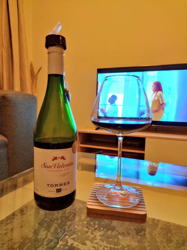 WinewithLebo's tweet photo. Dumelang, Happy Saturday β€οΈπ·
How's your Saturday going? What are you drinking today?
#WinewithLebo https://t.co/1q7fhzhVUb