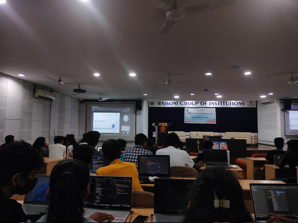 growuparchita's tweet photo. 📢Dart Flutter chowk by @FlutterNagpur ✨

🚀 @sobhanbera_ briefed us about git and github, 

🚀 @praful0203 explained Dart and Flutter with hands-on practice, and 

🚀@imyashadulkar sir made it fun.

Day 1/5 ✅

Huge thanks to the @FlutterNagpur and organizers
 
#Dart #Flutter https://t.co/fb5xmbIMVh