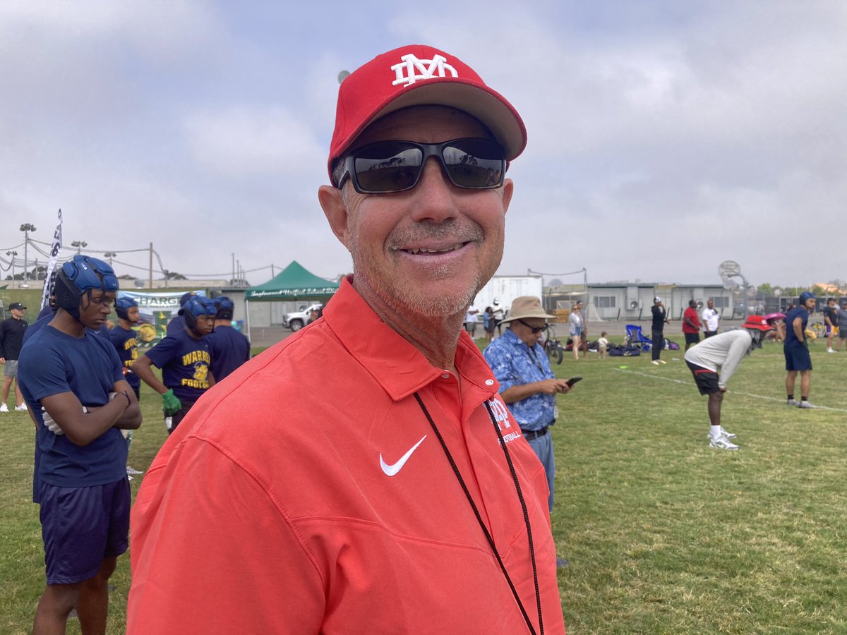 Mater Dei holds off Warren 21-19, and look who is assisting coaching for the Monarchs, ex-JSerra head coach Scott McKnight @ocvarsity