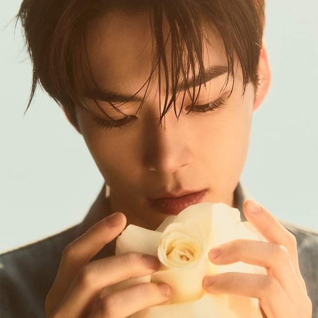 PyaePhay's tweet photo. #NewProfilePic https://t.co/u6MgGJQ9xW